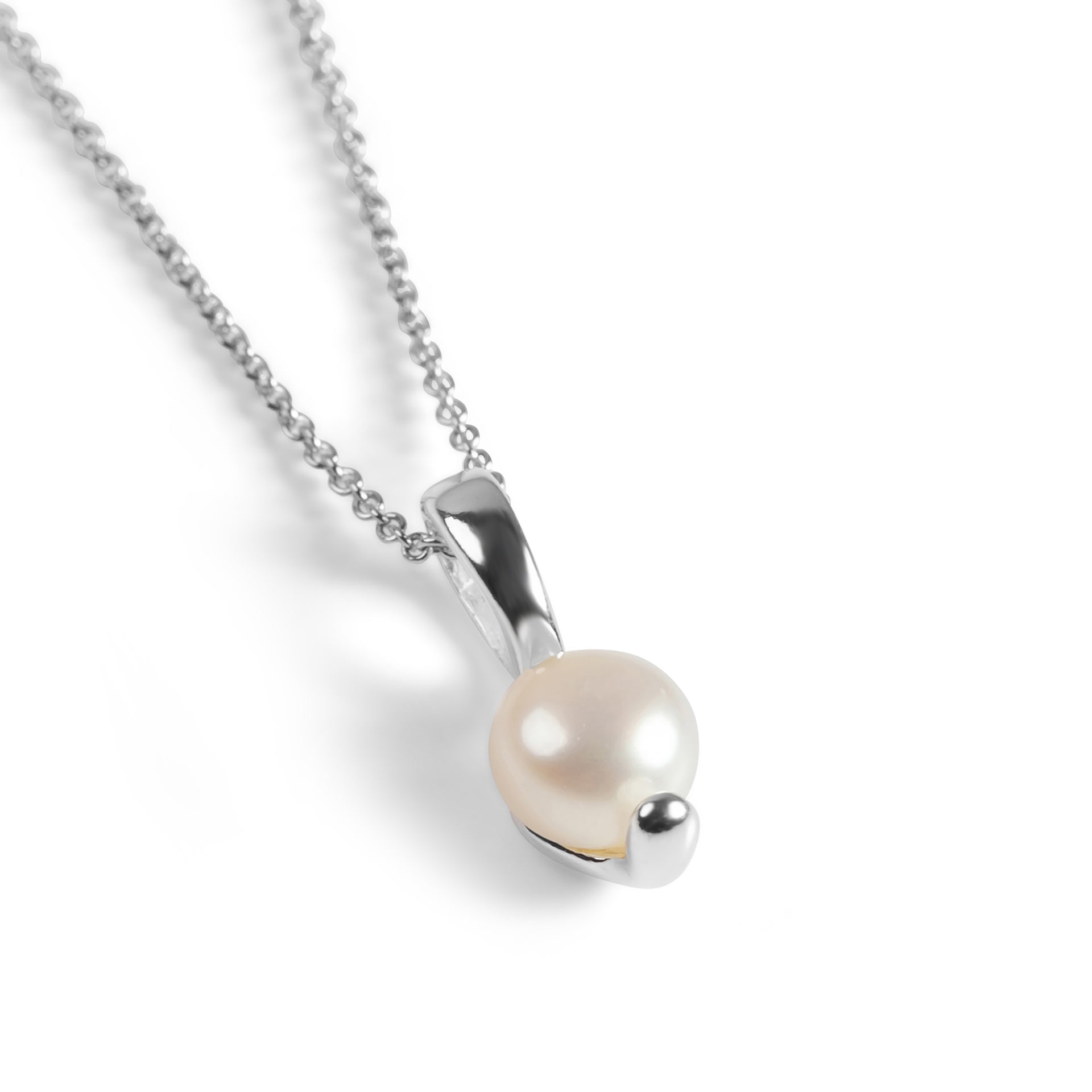 Elegant Necklace Pearl