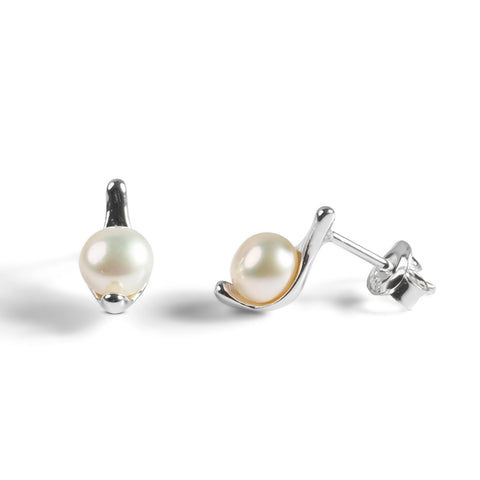 Elegant Stud Earrings in Silver and Pearl