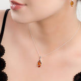 Elegant Twist Necklace in Silver and Amber