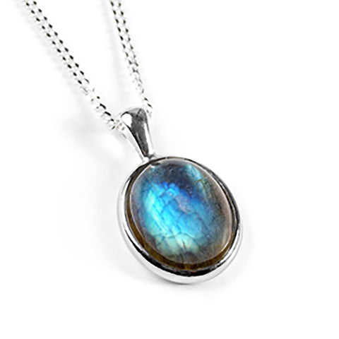 Classic Oval Necklace in Silver and Labradorite